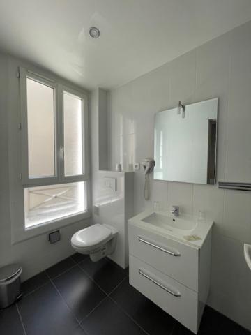 Hotel De L'aveyron Paris